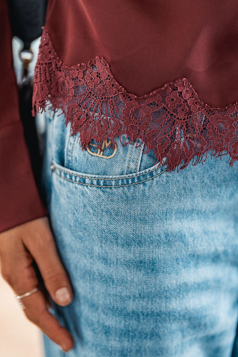 CHEMISE SATINY BORDEAUX - Image 3