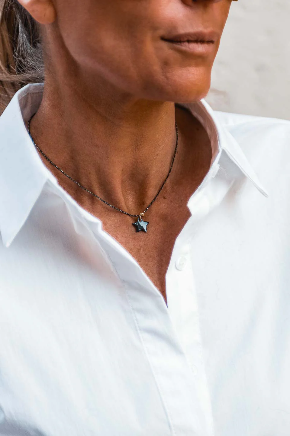Collier Triplette etoile noir - Image 2