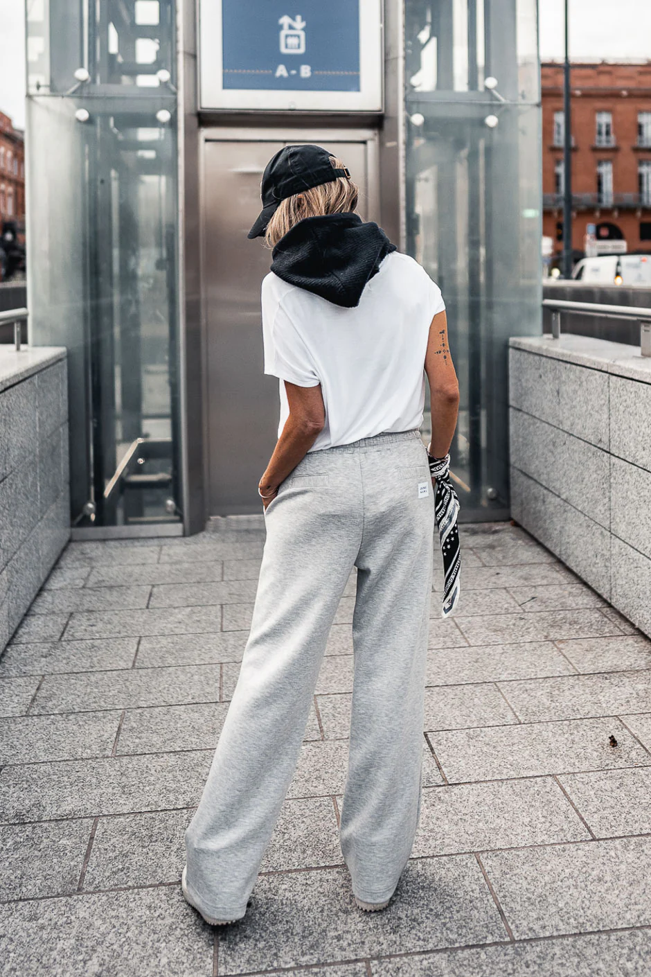 JOGGER SHAGGY GRIS - Image 7