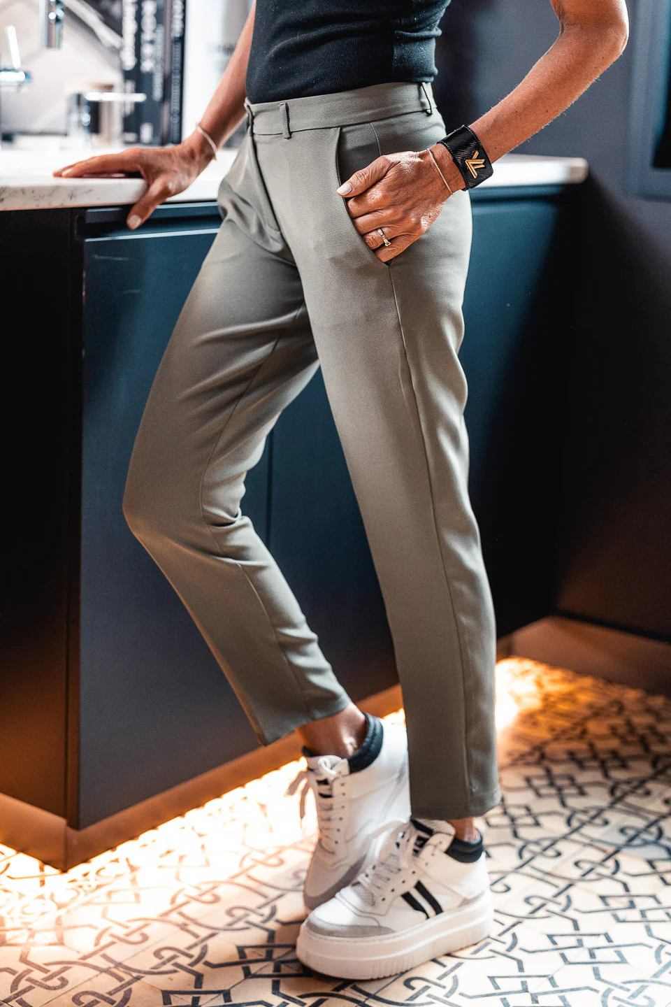 PANTALON AMA KAKI - Image 4