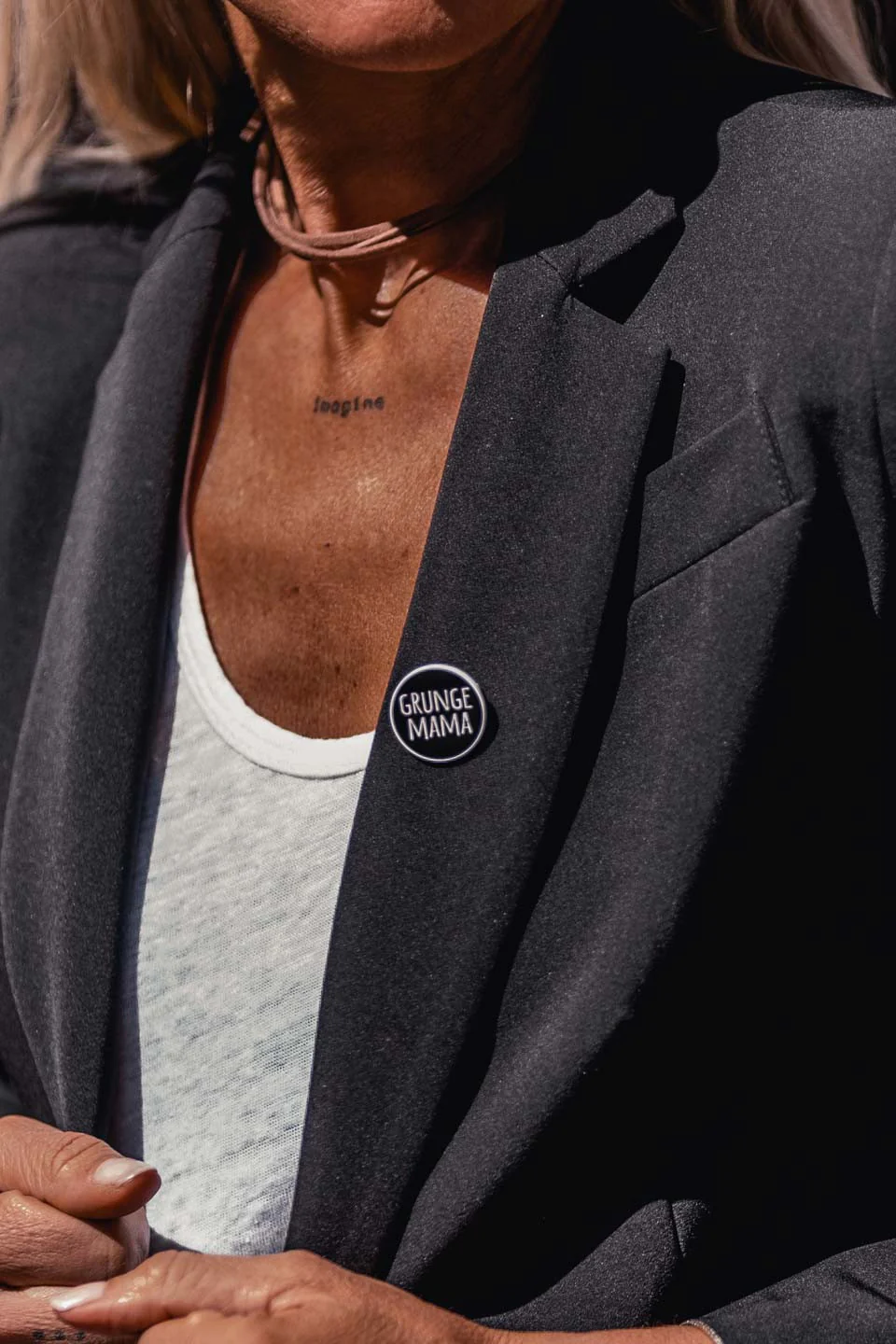 Pin's Grungemama logo noir
