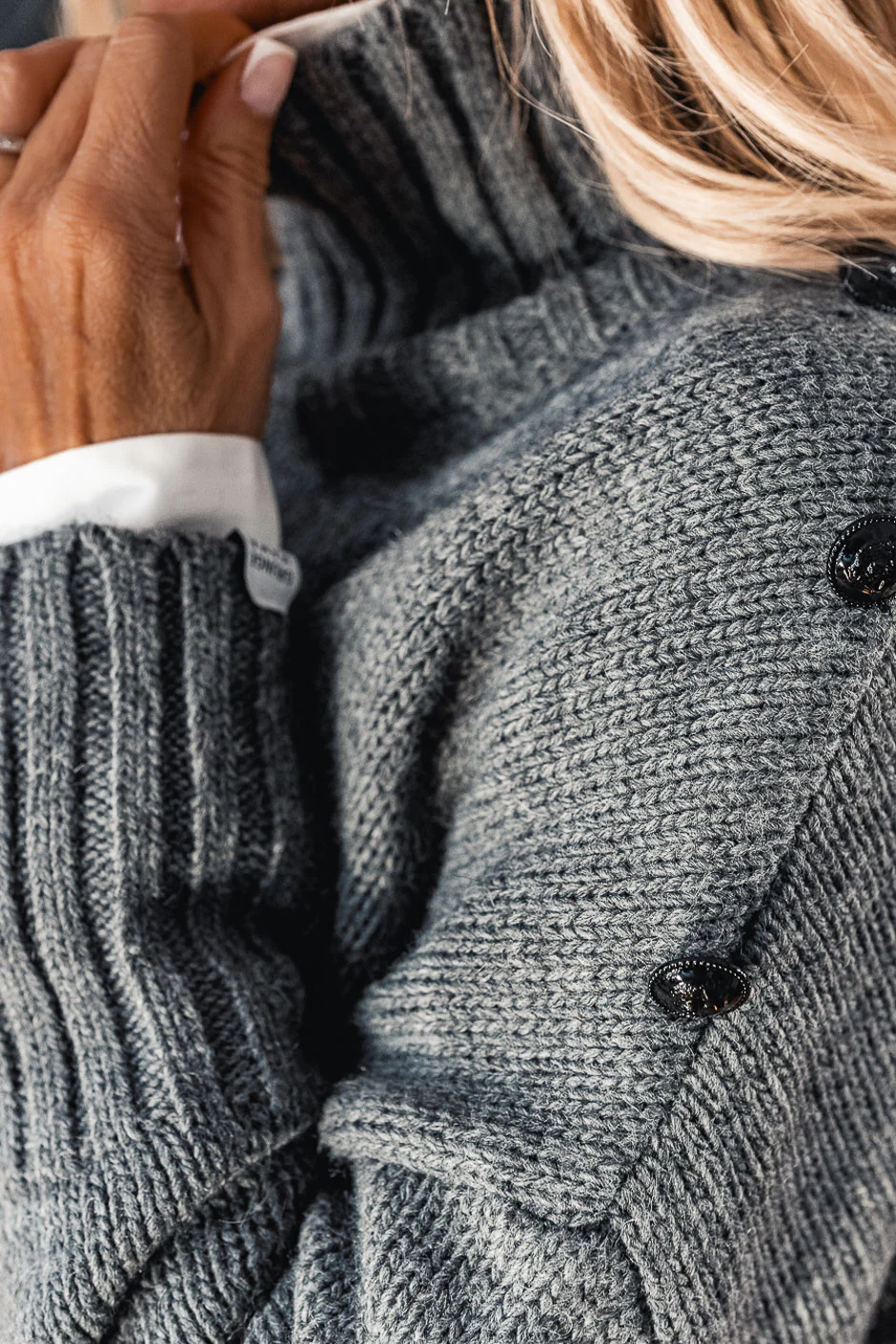 Pull Grungemama Milia gris - Image 5