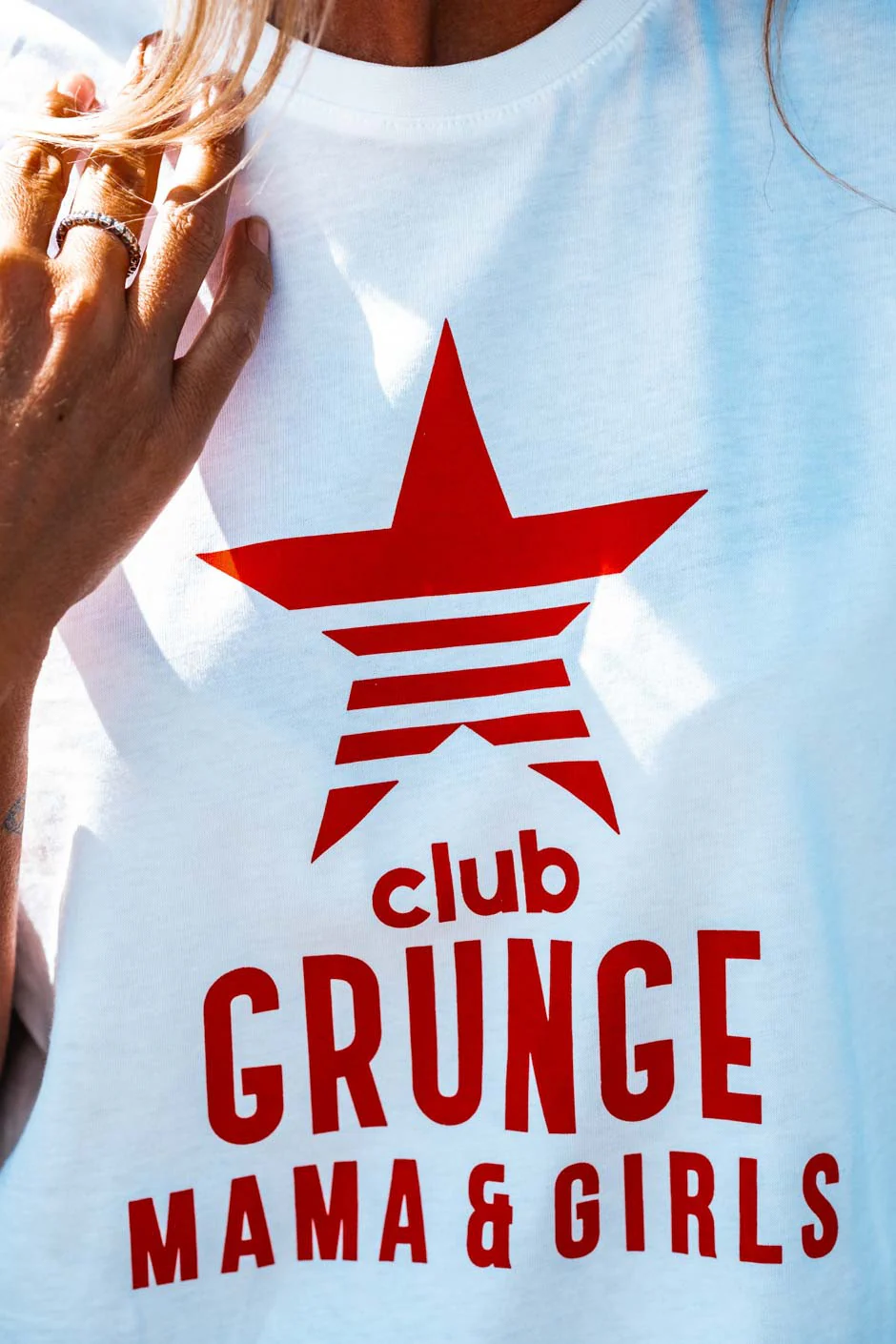 T-SHIRT GRUNGEMAMA GRUNGE CLUBblanc/ rouge
