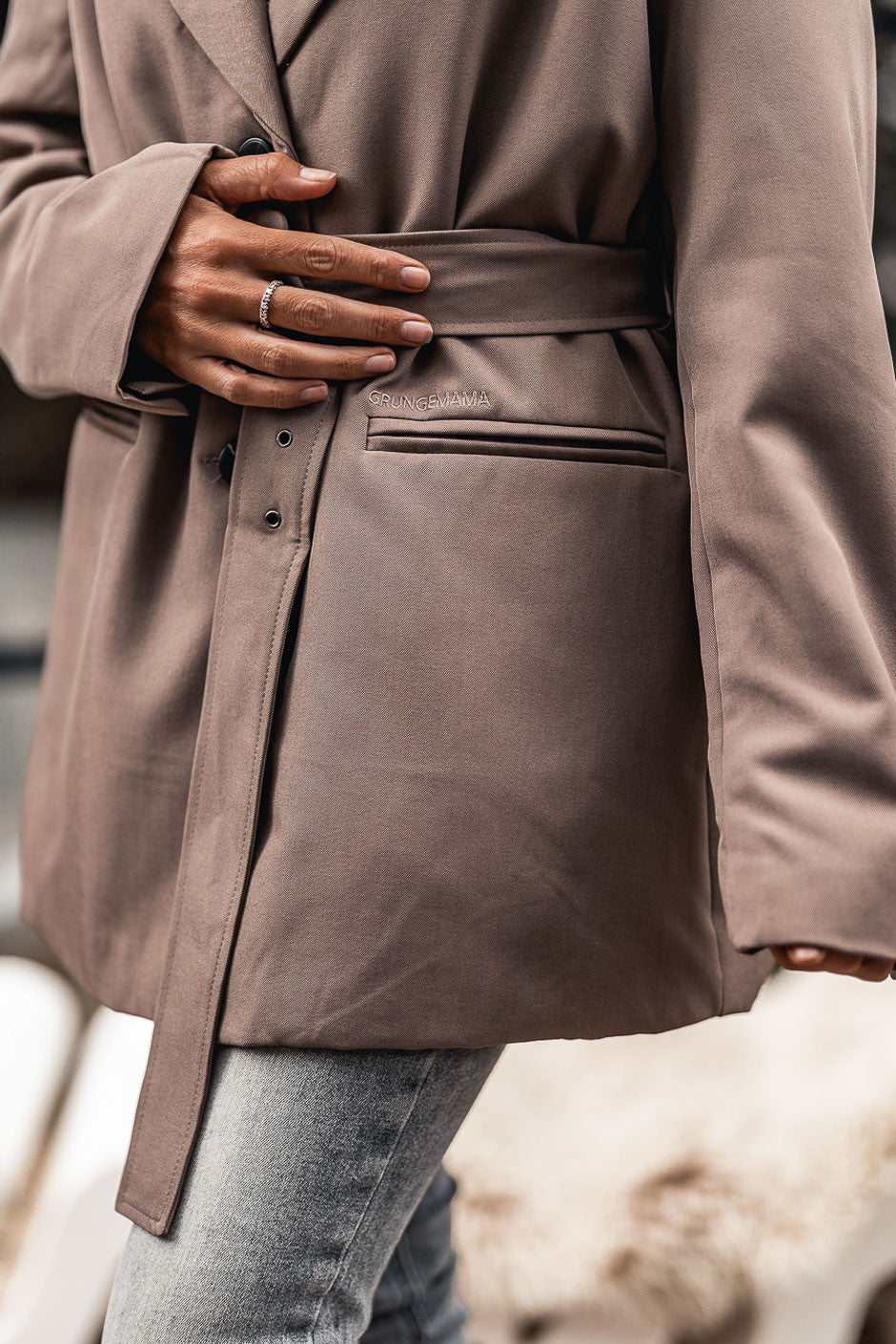 Veste Grungemama Andie taupe - Image 5